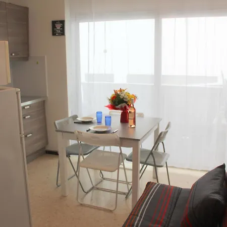 A Deux Pas Des Thermes, Cosy Avec Balcon Et Tous Equipements - Fr-1-503-12 Apartment *