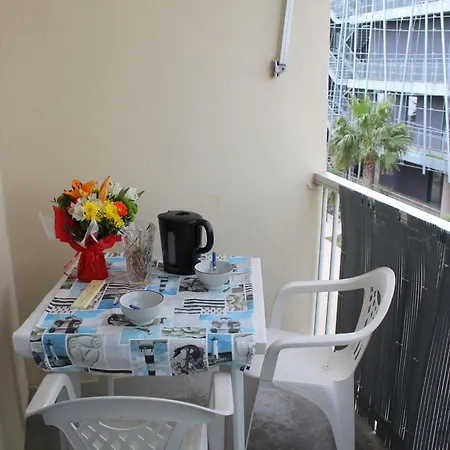 A Deux Pas Des Thermes, Cosy Avec Balcon Et Tous Equipements - Fr-1-503-12 Apartment